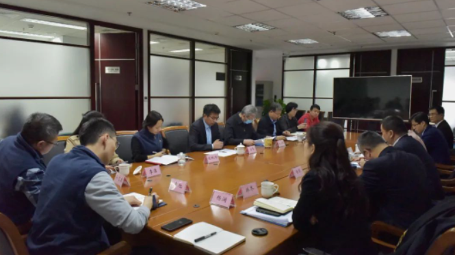 新疆卫生健康委党组成员到协会交流座谈